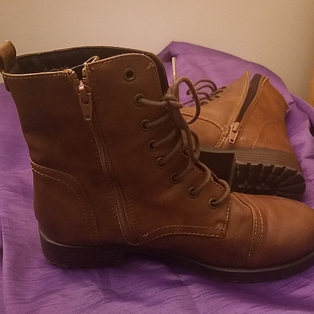 Mossimo boots